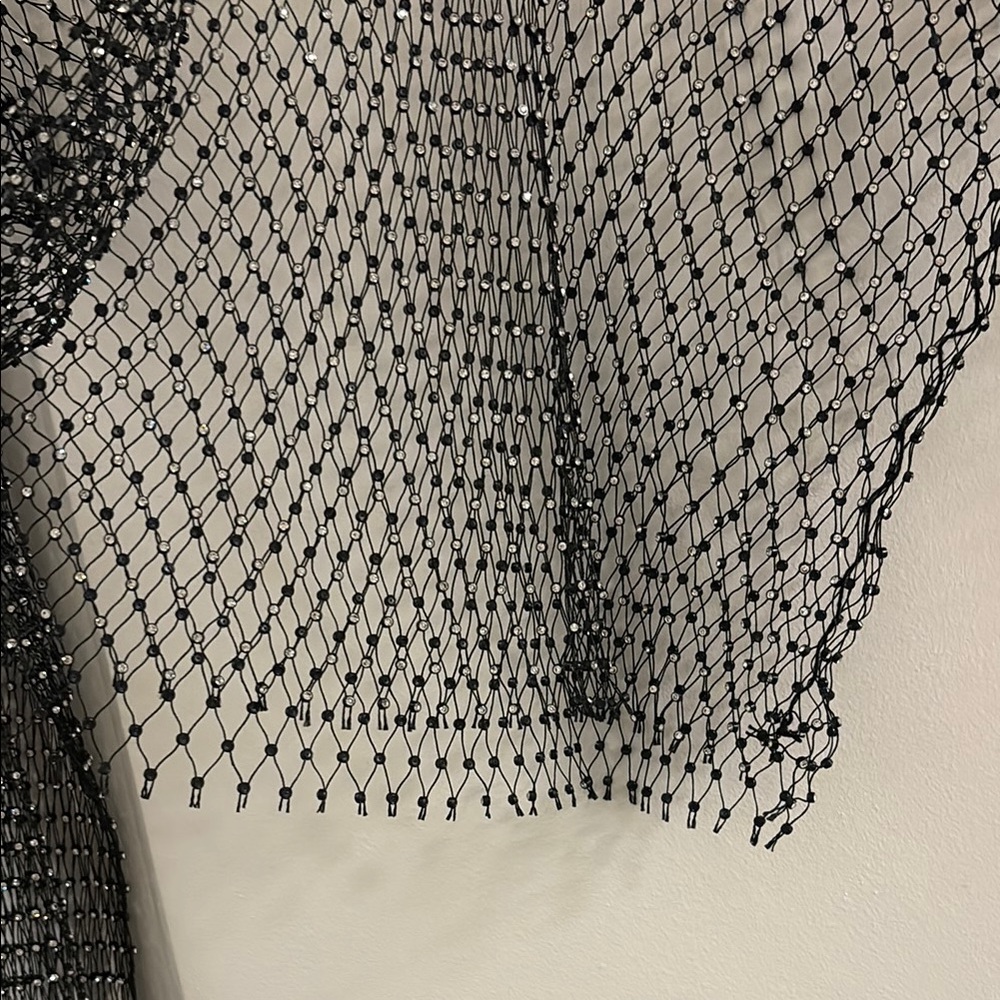 Black Mesh crop top - Picture 10 of 11